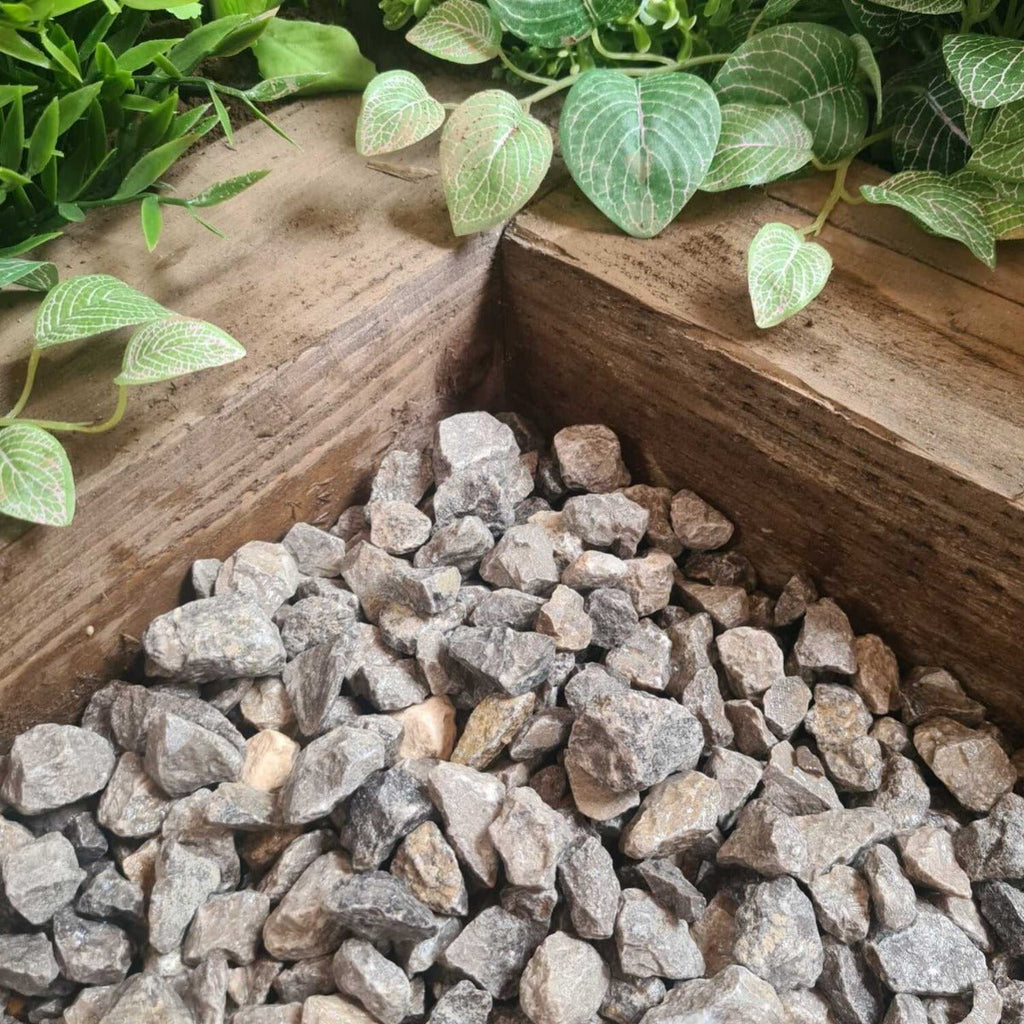 Dove Grey Chippings 20mm - Loads of Stone